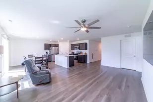 605 Ensign Pl, Hebron, IN 46341 - Photo 4