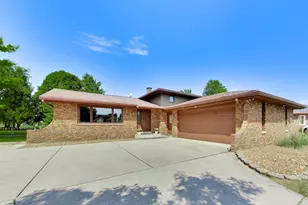 8900 Porter Ct, Crown Point, IN 46307 - Photo 2