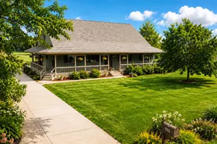 552 Fleetwood Dr N, Valparaiso, IN 46385 - Photo 1