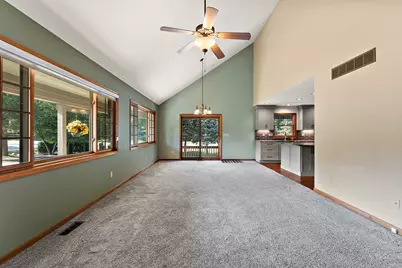 552 Fleetwood Drive N, Valparaiso, IN 46385 - Photo 10
