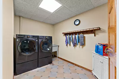 552 Fleetwood Drive N, Valparaiso, IN 46385 - Photo 32