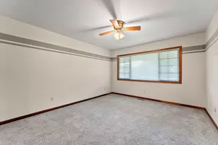 552 Fleetwood Dr N, Valparaiso, IN 46385 - Photo 26