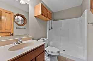 552 Fleetwood Dr N, Valparaiso, IN 46385 - Photo 20