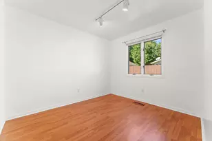 227 Clinton St, Lowell, IN 46356 - Photo 10