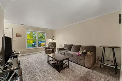 1031 Windsor Lane, Dyer, IN 46311 - Photo 4