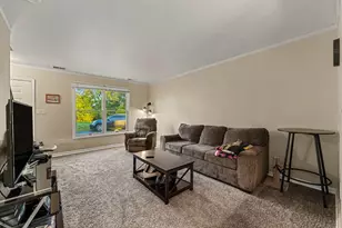 1031 Windsor Ln, Dyer, IN 46311 - Photo 4