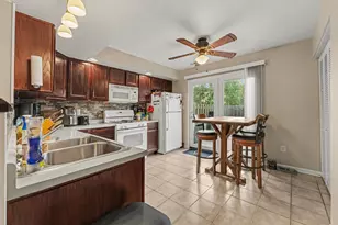1031 Windsor Ln, Dyer, IN 46311 - Photo 6
