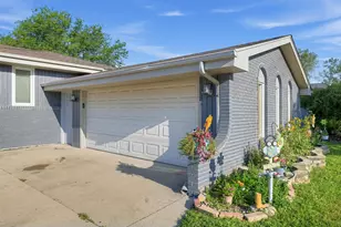 2524 James Dr, Dyer, IN 46311 - Photo 6