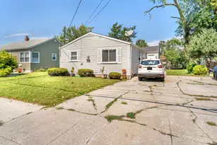 2609 Lincoln St, Highland, IN 46322 - Photo 2
