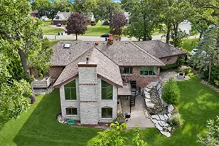9894 W Oakridge Dr, Saint John, IN 46373 - Photo 2