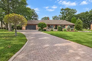 9894 W Oakridge Dr, Saint John, IN 46373 - Photo 1