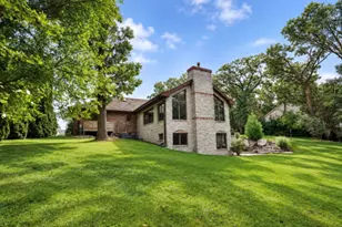 9894 W Oakridge Dr, Saint John, IN 46373 - Photo 8