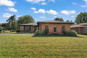 3167 Westwind Ct, Crown Point, IN 46307 - Photo 2