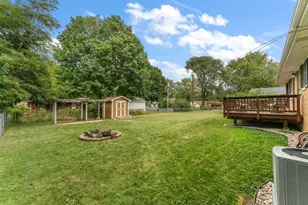 228 E Division St, Demotte, IN 46310 - Photo 30