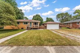 228 E Division St, Demotte, IN 46310 - Photo 32
