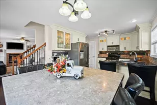 13 Edinburgh Ct, Valparaiso, IN 46385 - Photo 8