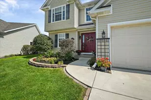 13 Edinburgh Ct, Valparaiso, IN 46385 - Photo 2