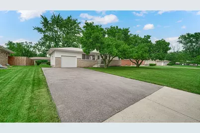 2170 W 58th Avenue, Merrillville, IN 46410 - Photo 1