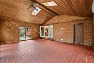 1805 Clover Ln, Valparaiso, IN 46385 - Photo 18