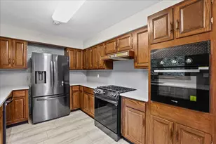 1805 Clover Ln, Valparaiso, IN 46385 - Photo 14