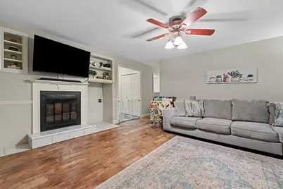 638 Hazelwood Path, Valparaiso, IN 46385 - Photo 6