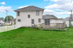 105 Maple Ave, La Porte, IN 46350 - Photo 2
