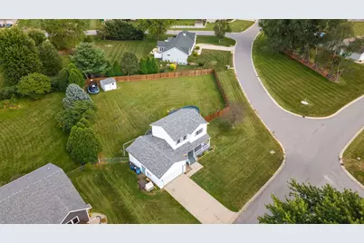 1611 Crest View Lane, La Porte, IN 46350 - Photo 6