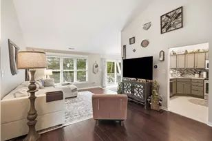 1065 Lakewood Ct, Schererville, IN 46375 - Photo 8