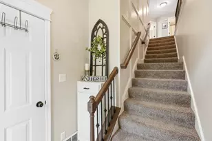 1065 Lakewood Ct, Schererville, IN 46375 - Photo 6