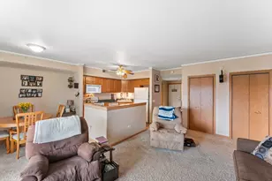 212 Swan Dr, Dyer, IN 46311 - Photo 4