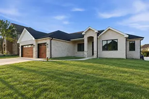 87 Primrose Dr, Dyer, IN 46311 - Photo 1