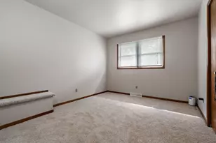9523 Cleveland St, Crown Point, IN 46307 - Photo 14
