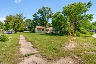 4251 W 22nd Plaza, Gary, IN 46404 - Photo 2