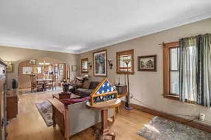 242 169th St, Hammond, IN 46324 - Photo 2