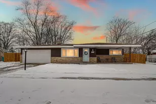 622 E 54th Ave, Merrillville, IN 46410 - Photo 2