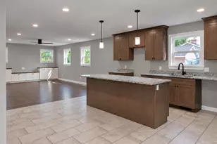 615 Yellowstone Rd, Valparaiso, IN 46385 - Photo 4
