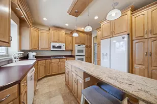 9405 Julia Dr, Saint John, IN 46373 - Photo 14