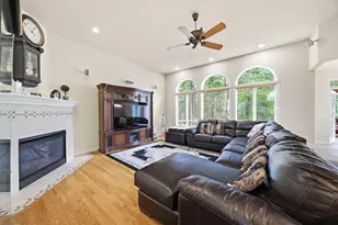9405 Julia Dr, Saint John, IN 46373 - Photo 8