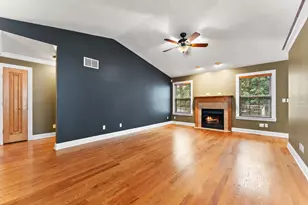 405 Galway Dr, Valparaiso, IN 46385 - Photo 6