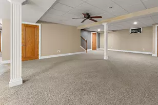 405 Galway Dr, Valparaiso, IN 46385 - Photo 16