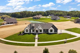 464 Stonebridge Pkwy, Valparaiso, IN 46383 - Photo 6