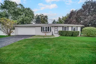 628 Oxbow Rd, Valparaiso, IN 46385 - Photo 2