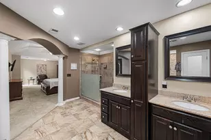 4610 Thornbury Dr W, Valparaiso, IN 46383 - Photo 24