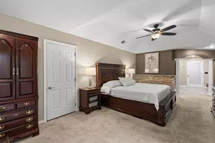 4610 Thornbury Dr W, Valparaiso, IN 46383 - Photo 22