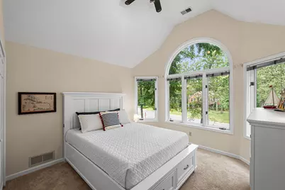 4610 Thornbury Drive W, Valparaiso, IN 46383 - Photo 26