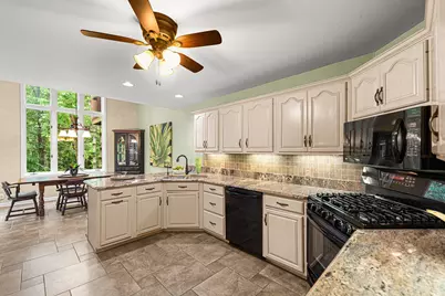 4610 Thornbury Drive W, Valparaiso, IN 46383 - Photo 10