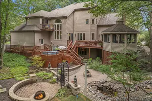 4610 Thornbury Dr W, Valparaiso, IN 46383 - Photo 2
