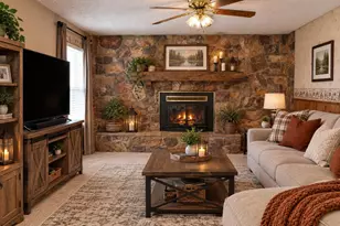 107 E Beaver St, Morocco, IN 47963 - Photo 6
