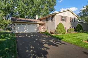 1403 Boca Lago Dr, Valparaiso, IN 46383 - Photo 1