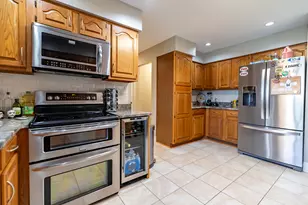 9832 Twin Creek Blvd, Munster, IN 46321 - Photo 18
